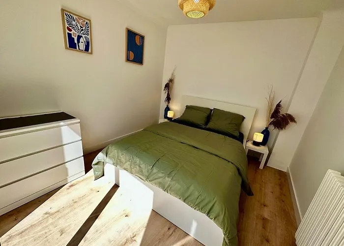 Maison Spacieuse Idealement Placee Bord De *